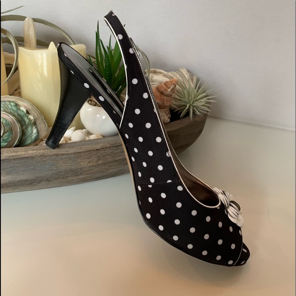 NWT Bandolino 9.5M Paska Open Toe Slingback shoes In Black/White polka dot - Picture 2 of 6
